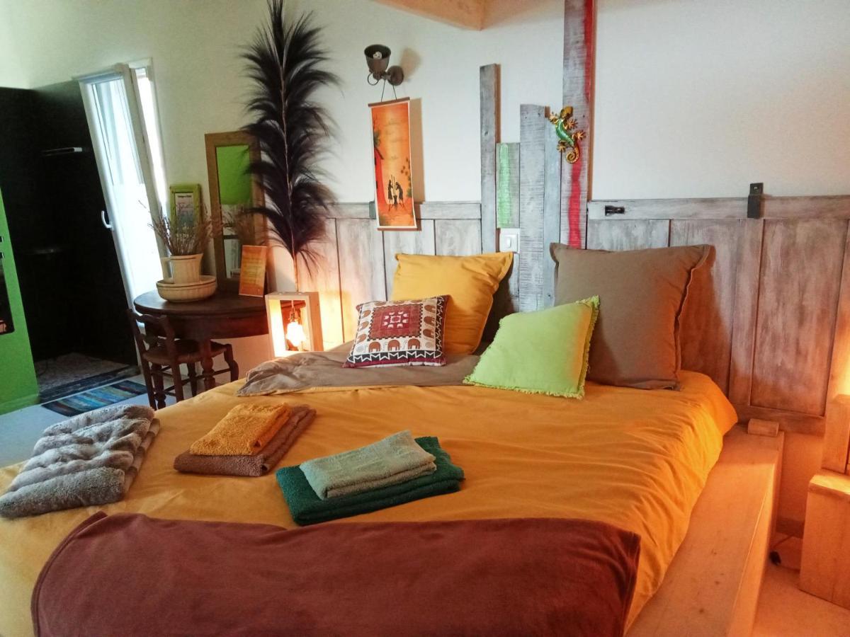 Logement De Charme Avec Piscine Et Jacuzzi Carnoules (Var) Exterior foto